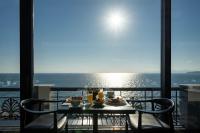 Coral Serviced Apartments with Sea View and Balcony - B&B Athens