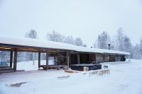 Private log villa by the Ivalo River - B&B Ivalo