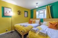 Open Mind Property- Hot Tub, Sleeps 9 & Free Parking - Chambres d’hôtes Portsmouth