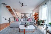 Luxe Townhome Rooftop Hot Tub Parking - B&B Charlotte