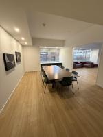 Luxury Downtown One Bedroom with Skyline Views and Free Parking - Ferienwohnung Edmonton