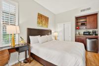 LV002 Secluded Downstairs Legacy Villas Studio - B&B La Quinta