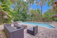 Tropical Oasis 2BR w Pool - B&B Fort Lauderdale
