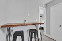 Rustic Retreats Cozy 1BR For 4 Guests Minutes From Las Olas - B&B Fort Lauderdale