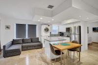 Waves Beach Town 2BR Apartment With Balcony - B&B Pompano Beach