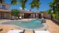 Family villa Elizabeta with pool in Umag - Chambres d’hôtes Čepljani