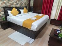 Deluxe Double Room (2 Adults + 1 Child)