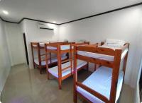 CocoVille Guesthouse Barkada Room - B&B Alegria