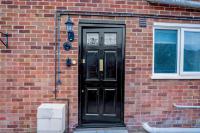 Modern 2 BR ground floor apartment with parking - Chambres d’hôtes Belvedere