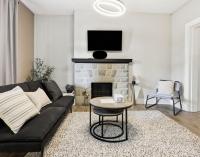 Stylish Mt. Washington Home with Private Deck and Easy Access to Downtown and Stadiums - B&B Pittsburgh