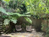 Ferntree Hollow - private, peaceful, walk to town - B&B Maleny