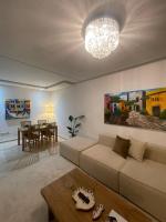 Modern En-Suite 2BR Near Casa Voyageur Parking & Wi-Fi - Chambres d'hôtes Casablanca
