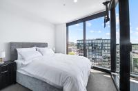 Elegant Top Floor 1BR, Sleeps 4, City Views - B&B Canberra