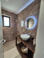 Luxe nieuwe villa met zwembad - Chambres d'hôtes Kalythiés