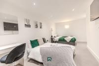 Modern 2BR Apartment in Lambeth with Complimentary Parking - Chambres d'hôtes Londres