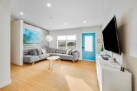 Family Friendly 2BR Villa in Downtown - 1 Block Walk to the Beach - Bed and Breakfast Cocoa Beach