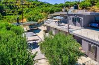 Karel house - Bed and Breakfast Kares