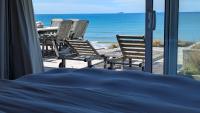 Gorgeous Beach House - B&B Pukehina