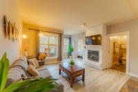 Corner Mountain View Retreat 2 Kings w Patio - B&B Canmore