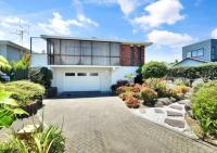 Relaxed Mount Getaway Close to Beach & Town - B&B Mount Maunganui