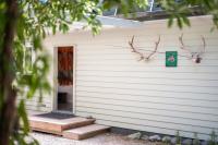 The Grumpy Trout Lodge #Outdoors on our #doorstep! - B&B Turangi