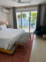 Maho Beach Luxe 2BR Ocean View Suite - B&B Maho Reef