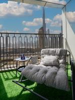 Stylish 4BR with Burj View and Dubai Mall Connection - B&B Dubai