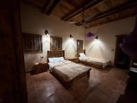 Standard Double Room with Shared Bathroom