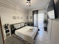 The Cozy Cine-Hub - B&B Serres
