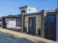 Quarto superior privado, piscina aquecida, garagem, etc - B&B São Gabriel