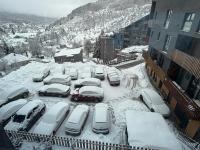 DaMaks Stylish & Bright 1BR Apartment with Forest & Slopes View - Mavrovo - B&B Mavrovo