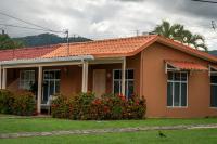 Secure 1BD Villa Pool, AC, WiFi & Walk to Beach - B&B Jacó