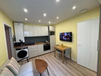 23m2 climatisé avec Parking privé secteur Roosevelt - Arena - B&B Reims