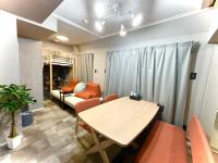SHINBASHI Station A major hub station ideal for Tokyo sightseeing Numerous restaurants and eateries surround the station Enjoy your stay on the top floor of the building without worrying about noise Elevator available - B&B Tokio
