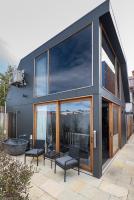 Sanctuary CBD - Hobart Retreats - B&B Hobart