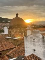 Apartamento central con parqueadero - B&B San Gil