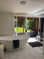 Cosy Studio Walk to Bondi and Bronte Beaches - Ferienwohnung Sydney