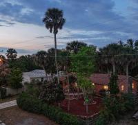 Sunny 3BR Oasis with Water View and Beach Gear Near Siesta - Bed and Breakfast Sarasota