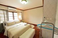 Standard Double Room with Shared Bathroom
