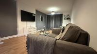 4-Bedroom Home, Central Milton Keynes, Parking - Ferienwohnung Loughton
