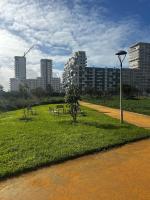 Zen Terrace Design Studio in Zenata, WiFi & Pool - Bed and Breakfast Aïn Harrouda