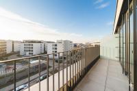 Cozy Pilsen Penthouse with balcony & Parking - Chambres d’hôtes Skvrňany