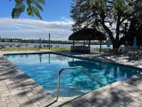 2BR Renovated Siesta Key Condo, beach and pool access - B&B Sarasota