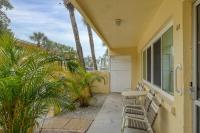 2BR Renovated Siesta Key Condo, beach and pool access - B&B Sarasota