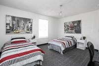 New Castle Getaway with Fireplace Garage & Near Attractions-Family Friendly - B&B New Castle