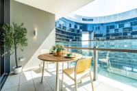 1BR Queens Wharf City Charm with Balcony Views - LV 15 - Chambres d’hôtes Brisbane