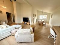 New! Modern 4BR max 12 ppl, 5 mins to everything! - B&B Reno