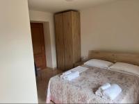 Dreibettzimmer mit eigenem Bad