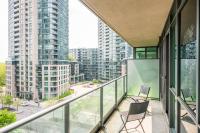 Bright 1Br & Den Unit in Downtown - Chambres d’hôtes Toronto