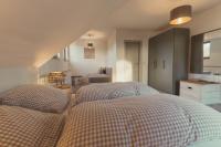 Dreibettzimmer mit eigenem Bad